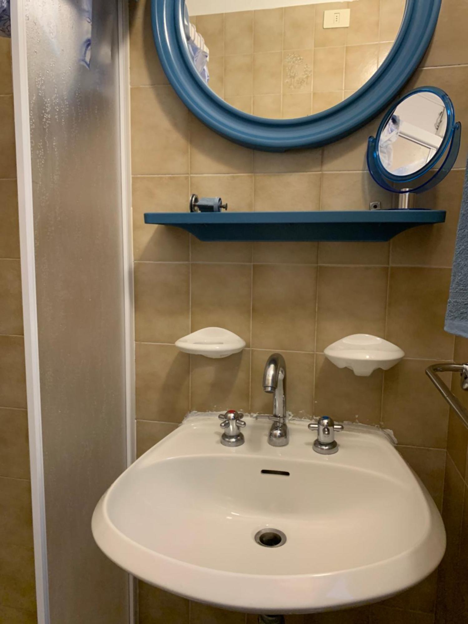 Casa In Riva Al Lago Diletta Spiti 카스텔레토소프라티시노 외부 사진
